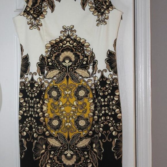 London Times Woman's Size 10 Form Fitted Stretch Casual Off White Midi Dress - Picture 1 of 3